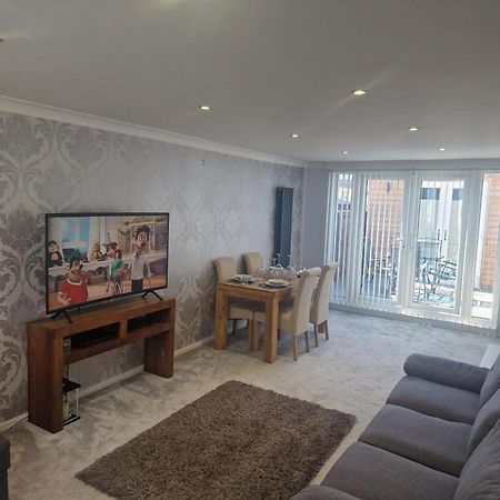 Stylish & Modern 2 Bed House With Free Parking Leeds Apartment Leeds  Exterior foto