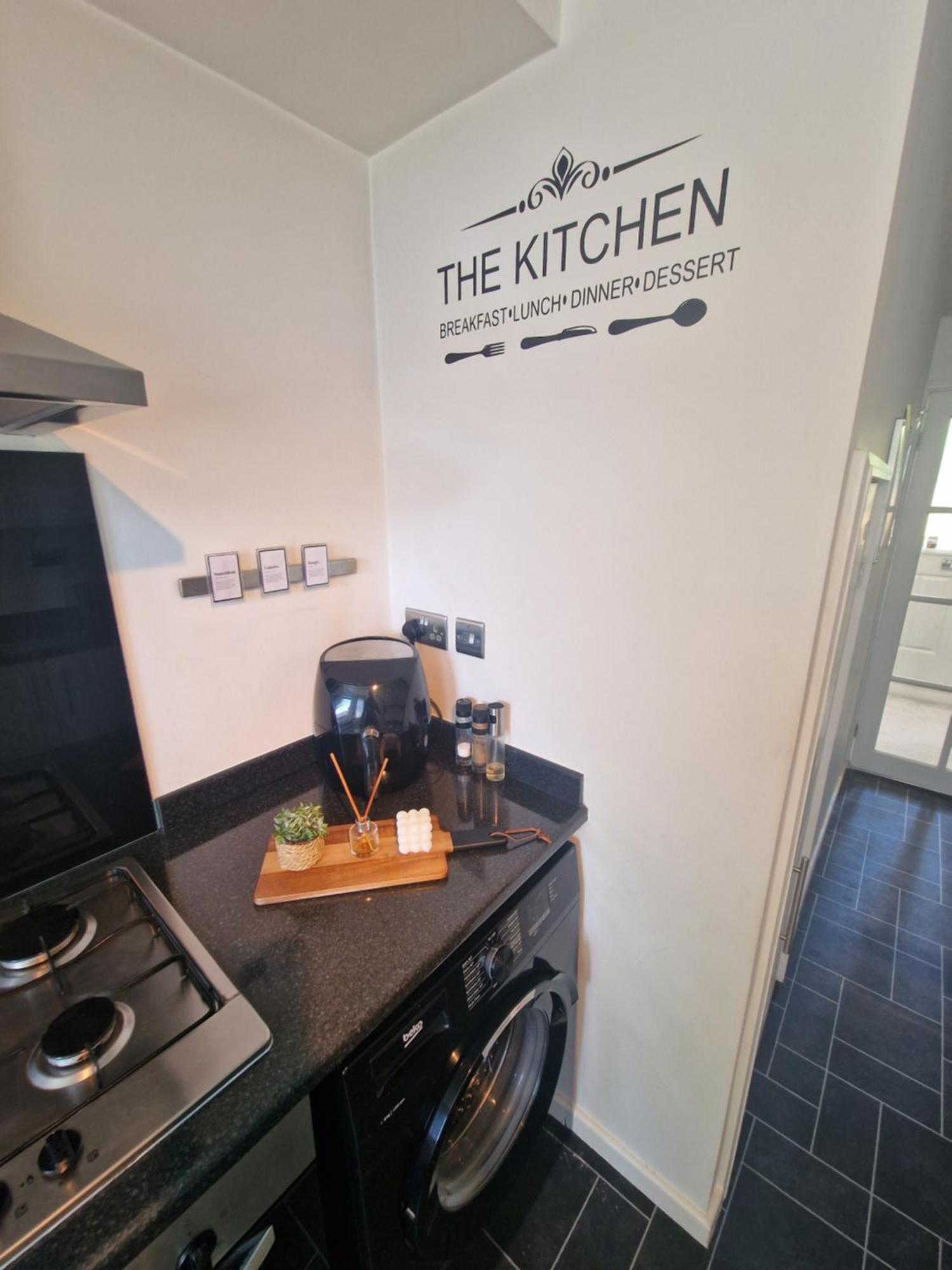 Stylish & Modern 2 Bed House With Free Parking Leeds Apartment Leeds  Exterior foto